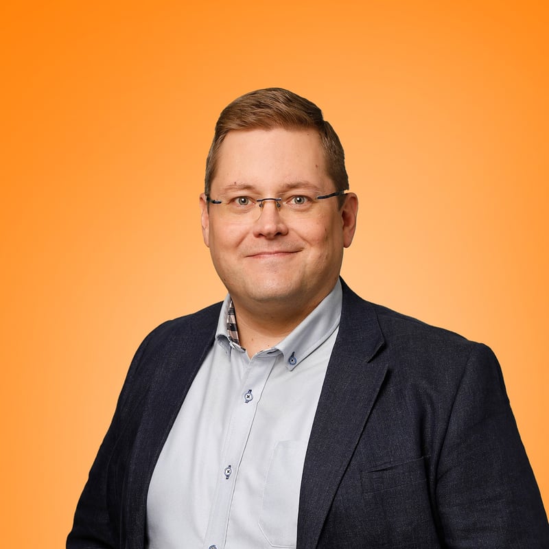 Mikko Muurinen – 1562x1562