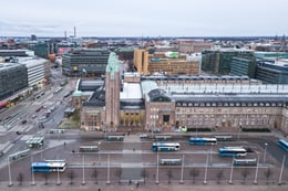 2020-10-22 webinar_LPn kuva_Aerial view of railway station and bus station in Helsinki Finland.